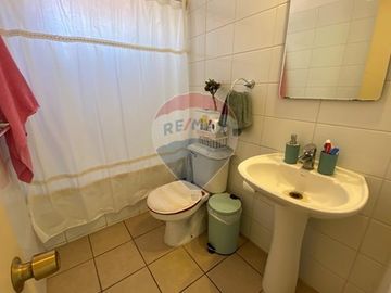 Casa familiar con 4D + 3B + 3er piso habilitado