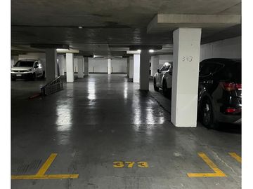 ¡Oficina Moderna en Vitacura, excelente ubicación!