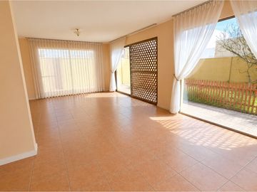 CASA SECTOR JARDINES DEL SUR 4D 3B