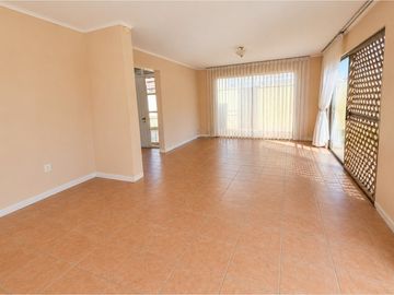 CASA SECTOR JARDINES DEL SUR 4D 3B