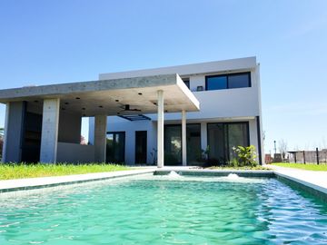 VENTA CASA - A ESTRENAR - LOS CARDOS