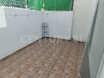 CASA EN RENTA EL REFUGIO