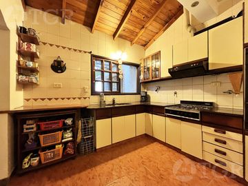 Venta casa de 6 ambientes en Villa Bosch