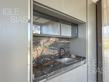 Casa en venta y alquiler al río El Yacht, Nordelta