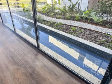 Casa en venta y alquiler al río El Yacht, Nordelta