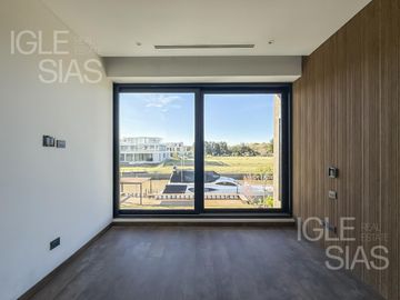 Casa en venta y alquiler al río El Yacht, Nordelta
