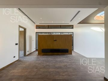 Casa en venta y alquiler al río El Yacht, Nordelta