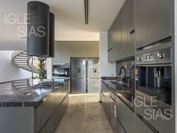 Casa en venta y alquiler al río El Yacht, Nordelta
