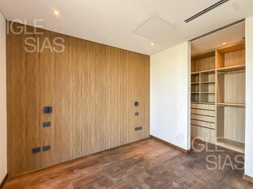 Casa en venta y alquiler al río El Yacht, Nordelta