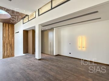 Casa en venta y alquiler al río El Yacht, Nordelta