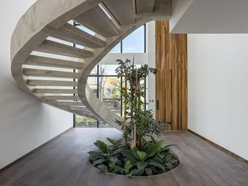 Casa en venta y alquiler al río El Yacht, Nordelta