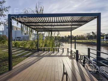 Casa en venta y alquiler al río El Yacht, Nordelta