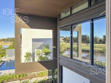 Casa en venta y alquiler al río El Yacht, Nordelta