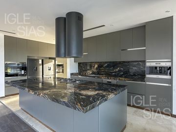 Casa en venta y alquiler al río El Yacht, Nordelta