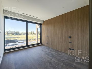 Casa en venta y alquiler al río El Yacht, Nordelta