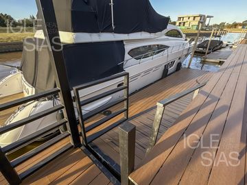 Casa en venta y alquiler al río El Yacht, Nordelta