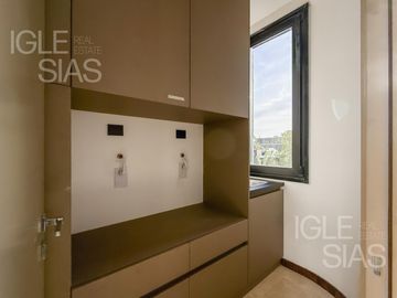 Casa en venta y alquiler al río El Yacht, Nordelta