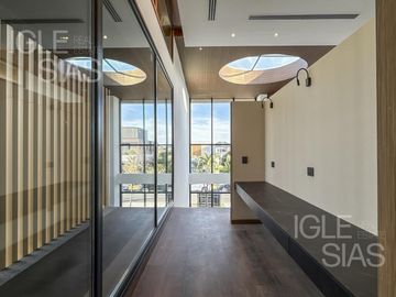 Casa en venta y alquiler al río El Yacht, Nordelta