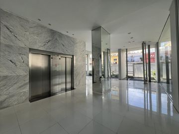 Excelente 3 ambientes en San Telmo – Amenities, cochera y vista al río