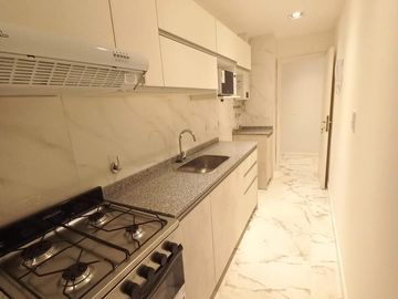 RESERVADO Departamento 3 ambientes reciclado con balcón a la calle - Centro Mar del Plata