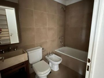 Triplex en venta con jardín en Portezuelo, Nordelta