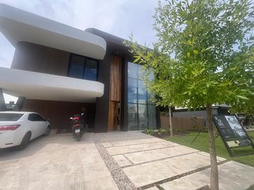 Casa en Venta en el Yacht