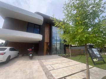 Casa en Venta en el Yacht