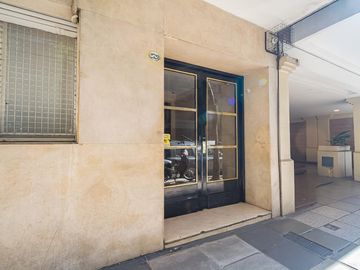 Planta Baja al frente con patio - AMOBLADO en EXELCENTE UBICACIÓN