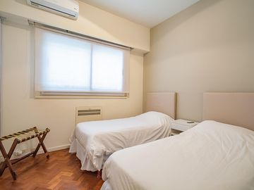 Planta Baja al frente con patio - AMOBLADO en EXELCENTE UBICACIÓN