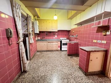 Depto de 2 dormitorios Apto crédito EN VENTA, Italia al 1400, Rosario