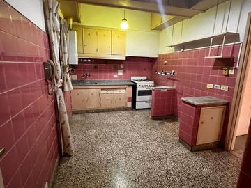Depto de 2 dormitorios Apto crédito EN VENTA, Italia al 1400, Rosario