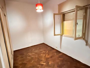 Depto de 2 dormitorios Apto crédito EN VENTA, Italia al 1400, Rosario