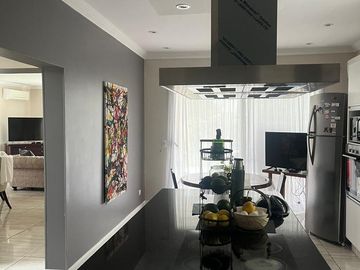 Casa en venta y alquiler amoblada en Las Tipas, Nordelta