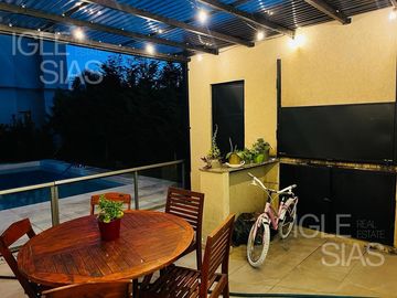 Casa en venta y alquiler amoblada en Las Tipas, Nordelta