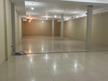 Alquiler • Importante Local Comercial • Liniers