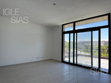 Casa en venta al río en El Yacht, Nordelta