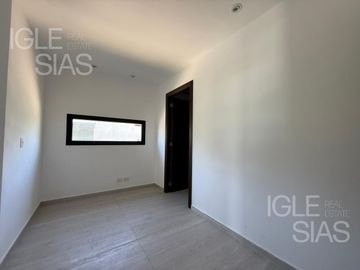 Casa en venta al río en El Yacht, Nordelta