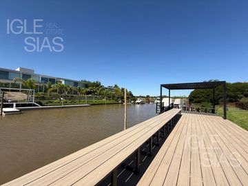 Casa en venta al río en El Yacht, Nordelta