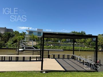 Casa en venta al río en El Yacht, Nordelta