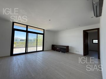 Casa en venta al río en El Yacht, Nordelta