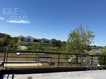 Casa en venta al río en El Yacht, Nordelta