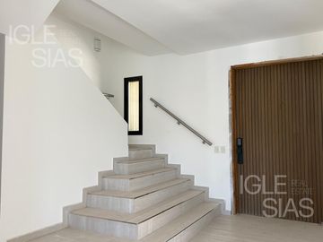 Casa en venta al río en El Yacht, Nordelta