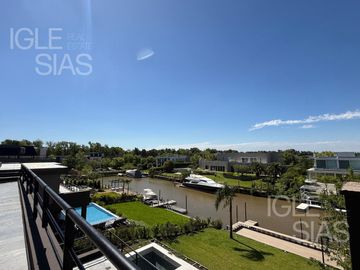 Casa en venta al río en El Yacht, Nordelta
