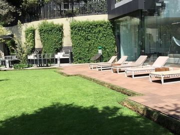* DEPARTAMENTO FRENTE A LA MEXICANA, CON BALCÓN.