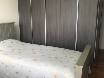 * DEPARTAMENTO FRENTE A LA MEXICANA, CON BALCÓN.
