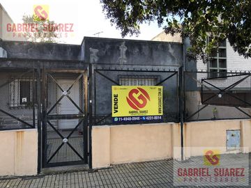 Casa 2 familias - Venta - Gabriel Suarez - Casa y Depto 32 ambientes - terreno libre