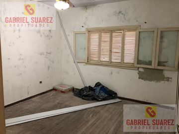Casa 2 familias - Venta - Gabriel Suarez - Casa y Depto 32 ambientes - terreno libre