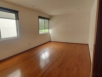 HERMOSA CASA EN CONDOMINIO EN OLIVAR DE LOS PADRES