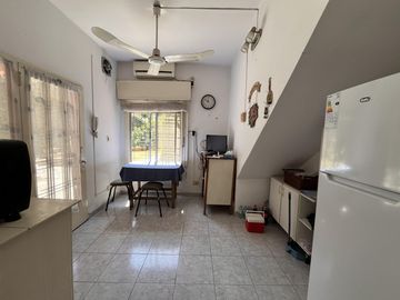 Erezcano 379 e/ Canale y Sánchez