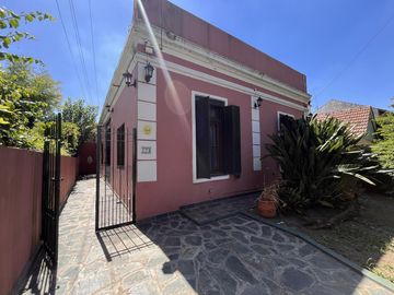 Erezcano 379 e/ Canale y Sánchez